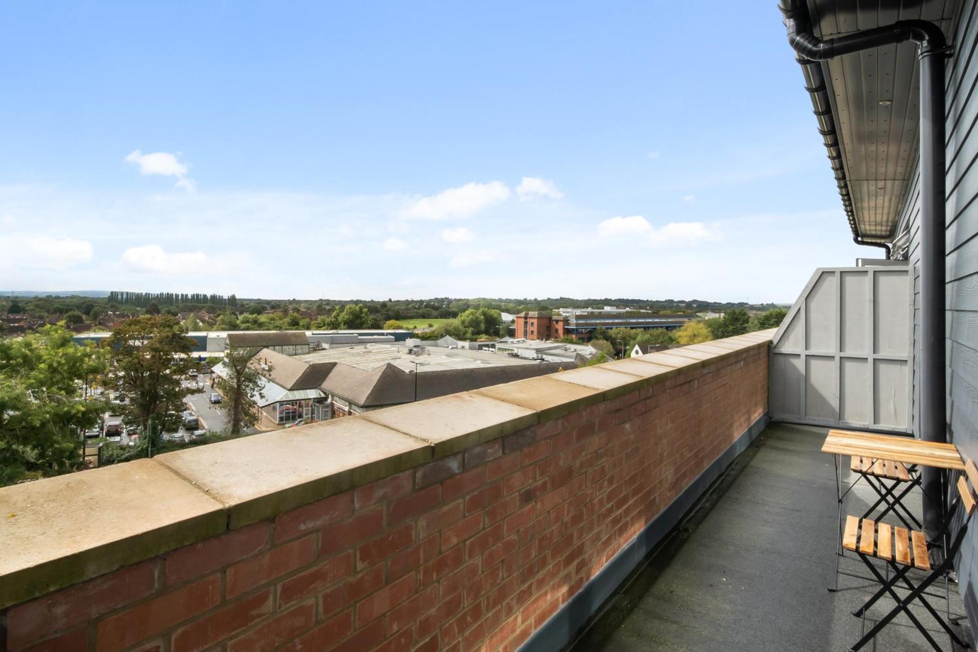 Livestay-Modern Apartments Building In Aylesbury Aylesbury  Exterior photo
